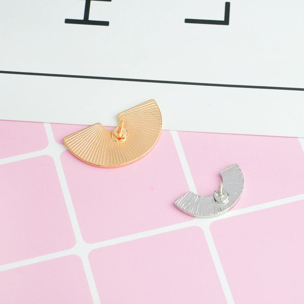 Rainbow Enamel Lapel Pin (BUNDLE AND SAVE!!!) 🏳️‍ PRIDE - Picture 6 of 8